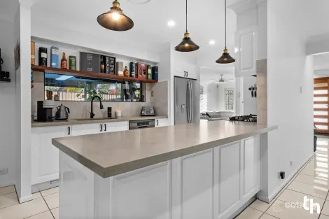 Property photo of 2 Hebe Place Cameron Park NSW 2285