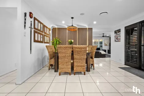 Property photo of 2 Hebe Place Cameron Park NSW 2285