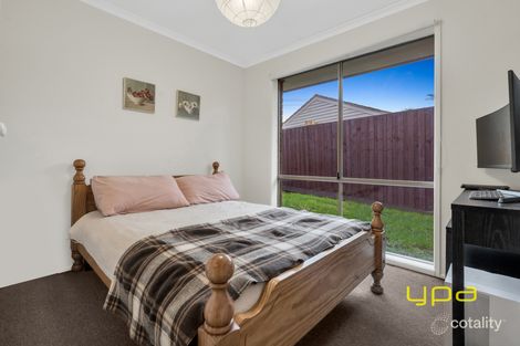 Property photo of 37 Bernborough Avenue Cranbourne West VIC 3977