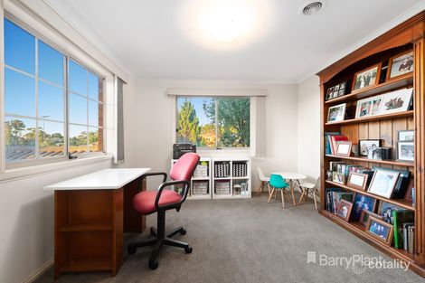 Property photo of 2 Maldon Place Wattle Glen VIC 3096