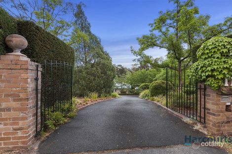 11 Tandarook Cres, Donvale, VIC 3111