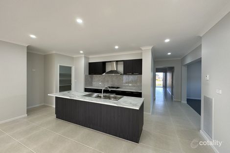 Property photo of 9 Piper Circuit Griffith NSW 2680