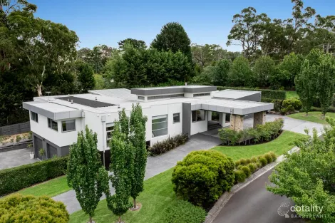 Property photo of 35 Knees Road Park Orchards VIC 3114