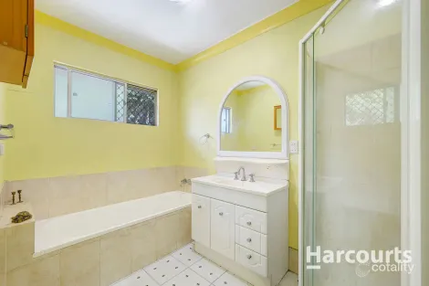 Property photo of 3 Thames Street Albany Creek QLD 4035