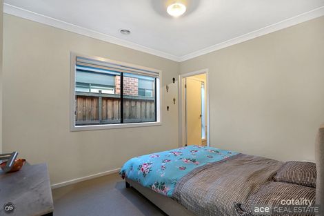 Property photo of 18 Elsham Grove Truganina VIC 3029