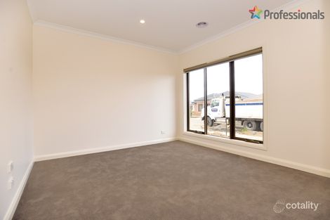 Property photo of 28 Nobility Road Craigieburn VIC 3064