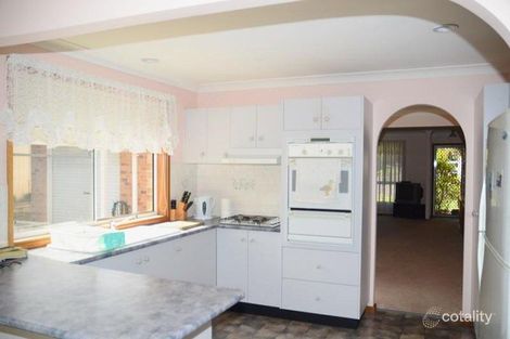 Property photo of 31 Bensley Close Lake Haven NSW 2263