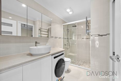 Property photo of 2/8 Parkridge Drive Molendinar QLD 4214