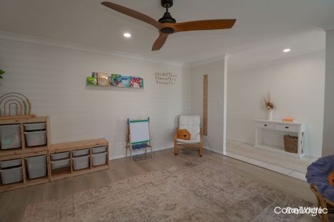 Property photo of 17 Back Hill Drive Coral Cove QLD 4670