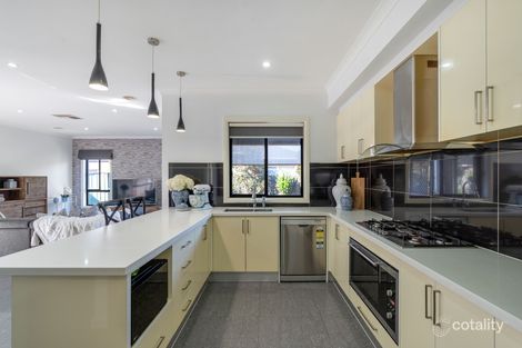 Property photo of 15 Champion Parade Craigieburn VIC 3064