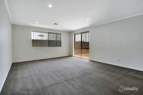 Property photo of 5 Hampshire Drive Craigmore SA 5114