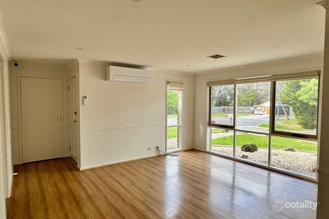 Property photo of 7 Mollis Close Narre Warren VIC 3805