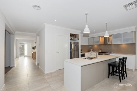 Property photo of 40 Lemon Grove Cranbourne West VIC 3977