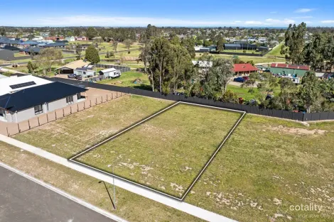 60 Wiggins Ave, Maffra, VIC 3860