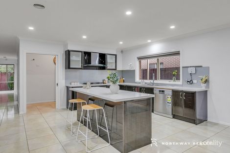Property photo of 41 Allumba Way Wollert VIC 3750