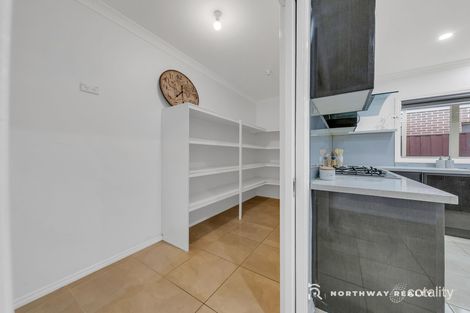 Property photo of 41 Allumba Way Wollert VIC 3750