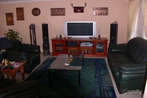Property photo of 21 Rabett Crescent Horningsea Park NSW 2171