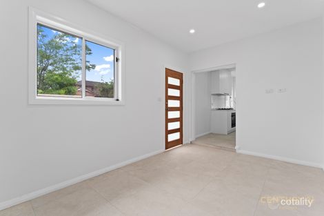 Property photo of 10 Whitsunday Circuit Green Valley NSW 2168