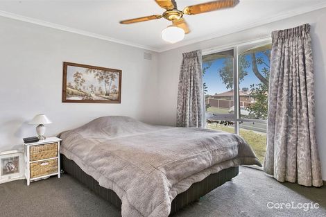 Property photo of 73 John Edgcumbe Way Endeavour Hills VIC 3802