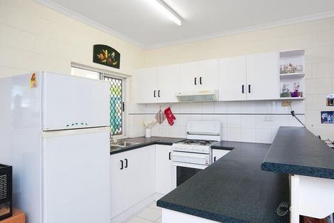 Property photo of 2/5 Julia Percy Close Bentley Park QLD 4869