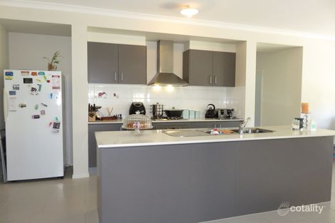 Property photo of 44 Phoenix Circuit Wollert VIC 3750