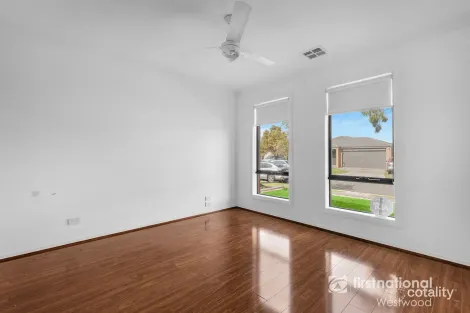 Property photo of 32 Barmera Way Truganina VIC 3029