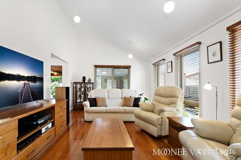 Property photo of 5 Thompson Street Avondale Heights VIC 3034
