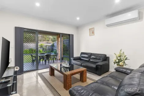 Property photo of 30 Percy Earl Crescent Pimpama QLD 4209
