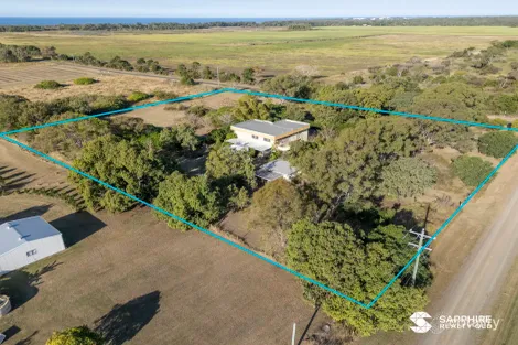 Property photo of 37 Moores Burnett Heads QLD 4670
