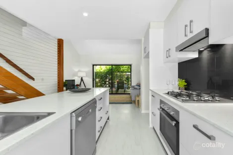 Property photo of 5/255 Cavendish Road Coorparoo QLD 4151