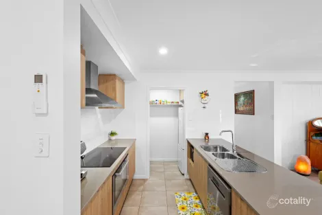 Property photo of 10 Bokhara Way Jimboomba QLD 4280