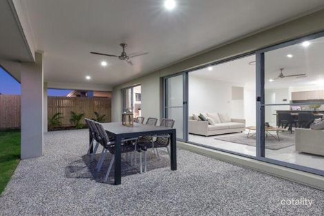 Property photo of 27 Lomond Circuit Upper Kedron QLD 4055