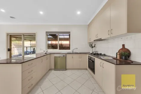 Property photo of 19 Meadowview Way Cairnlea VIC 3023