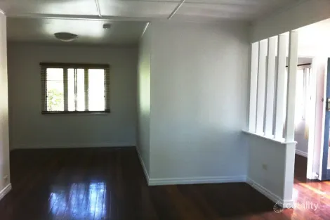 31 Esdale St, Wavell Heights, QLD 4012