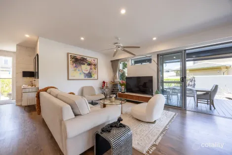 Property photo of 6059 Lugano Drive Hope Island QLD 4212