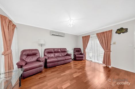 Property photo of 12 Pembroke Crescent Craigieburn VIC 3064