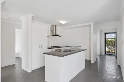 Property photo of 8A Paris Gardens Hocking WA 6065