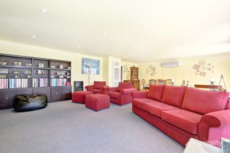 Property photo of 76 Thompson Street Avondale Heights VIC 3034