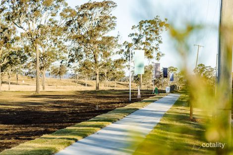 Property photo of 2 Woodhaven Drive Mount Rascal QLD 4350