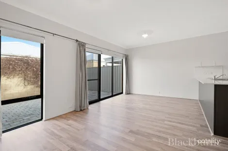 15 Hobson Loop, Piara Waters, WA 6112