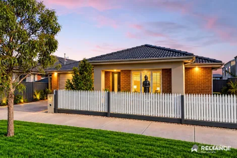 27 Harrier Cct, Deanside, VIC 3336