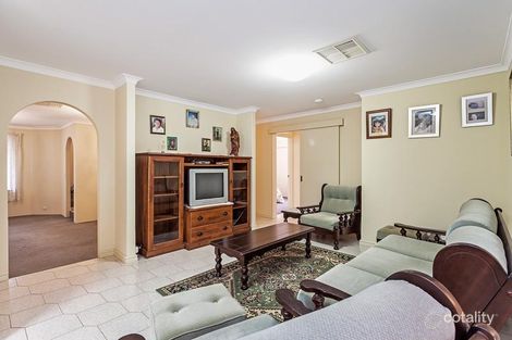 Property photo of 10 Vineyard Row Swan View WA 6056