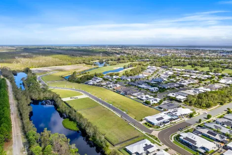 337 Freshwater Dr, Banksia Beach, QLD 4507