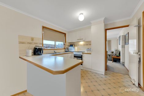 Property photo of 1/33 Amarina Crescent Grovedale VIC 3216