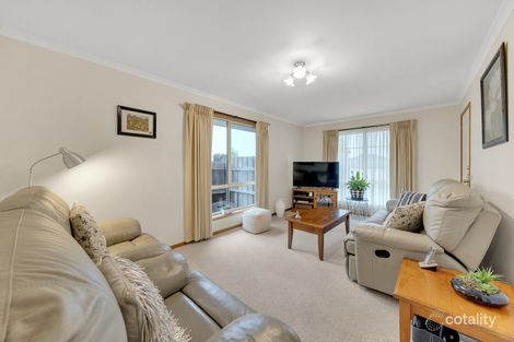 Property photo of 1/33 Amarina Crescent Grovedale VIC 3216