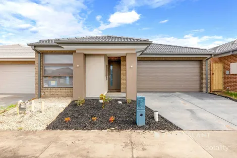 34 Ironstone St, Cranbourne East, VIC 3977