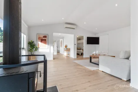 Property photo of 13 Rosella Court Pearcedale VIC 3912