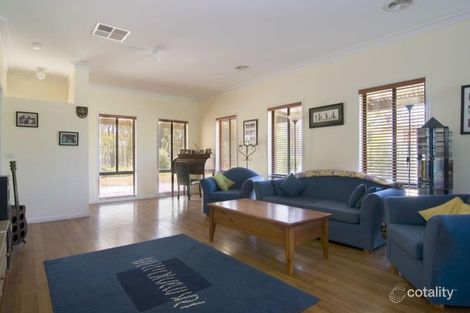 Property photo of 5 Aspera Way Kangaroo Flat VIC 3555