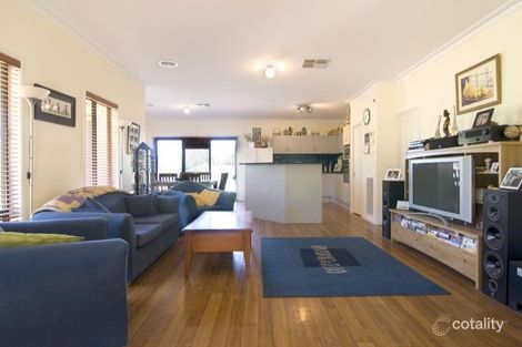 Property photo of 5 Aspera Way Kangaroo Flat VIC 3555