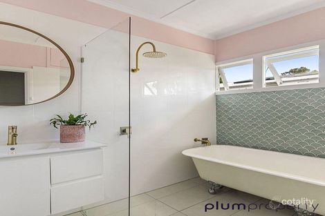 Property photo of 42 Kenmore Road Kenmore QLD 4069